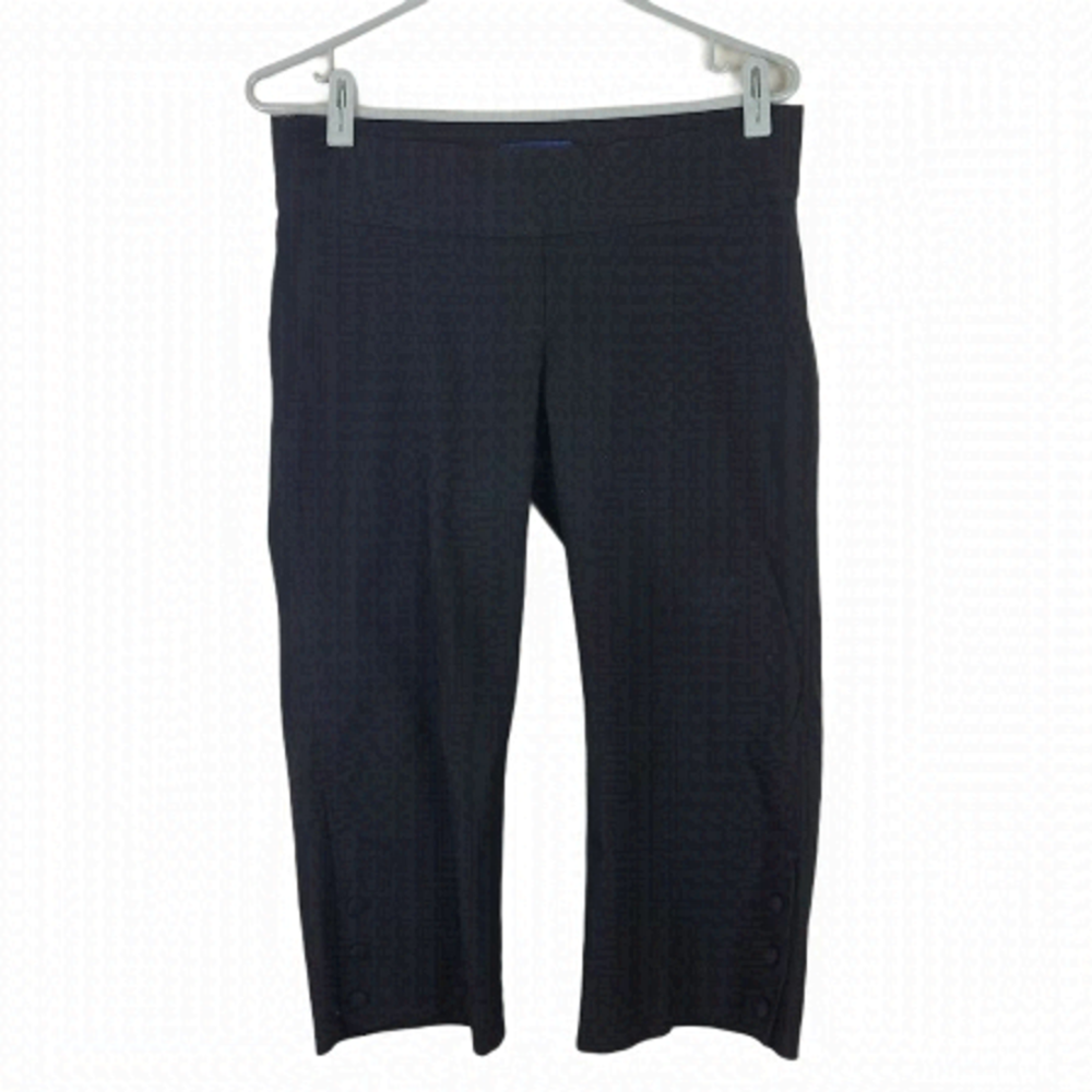 Thyme Maternity Black Cropped Capri Pants Medium